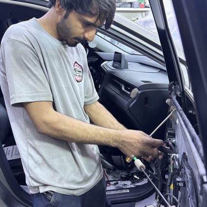 Bab Al Salam Mechanic Fixing the door